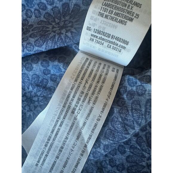 Abercrombie Blue Tonal Floral Camp Collar Shirt XL - Picture 8 of 9